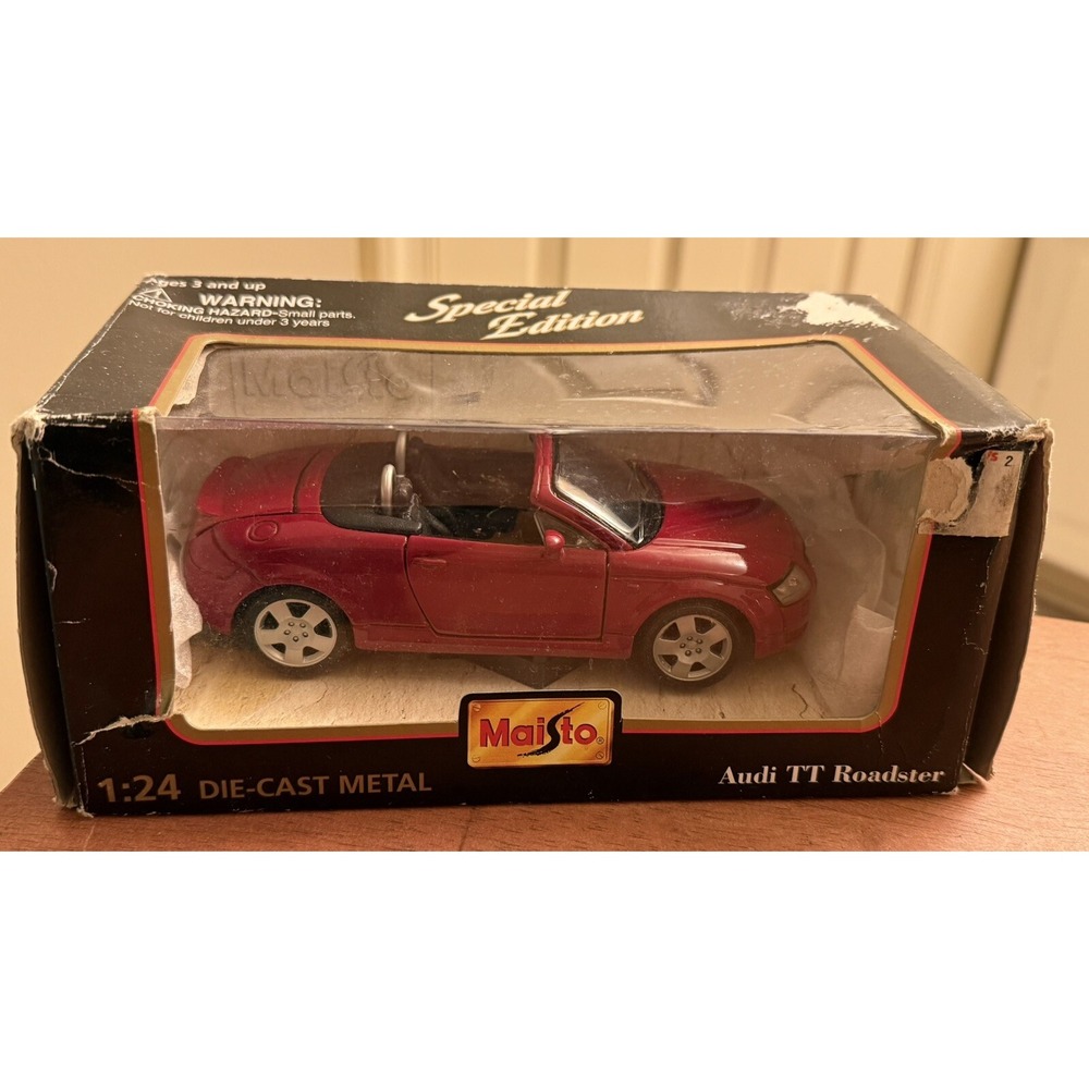 Maisto 1/24 Scale Model‎ Car Audi TT Roadster Red  In Orginal Box Special Ed
